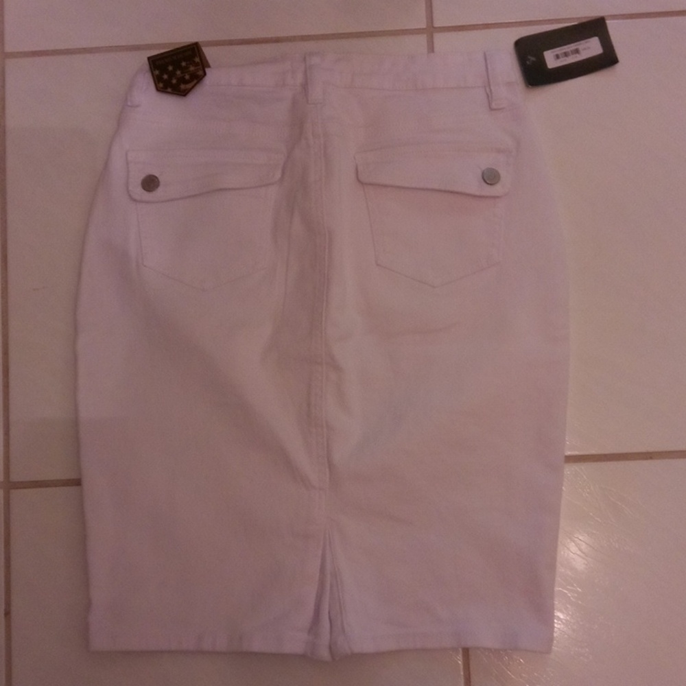 Skirt - Picture 3 of 3